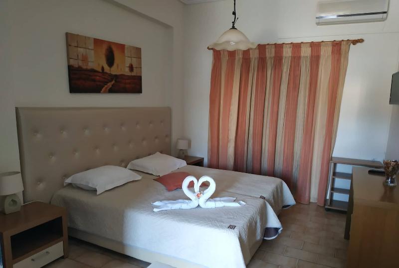 Eleni'S Garden & Castello Suites Alykanas  Extérieur photo