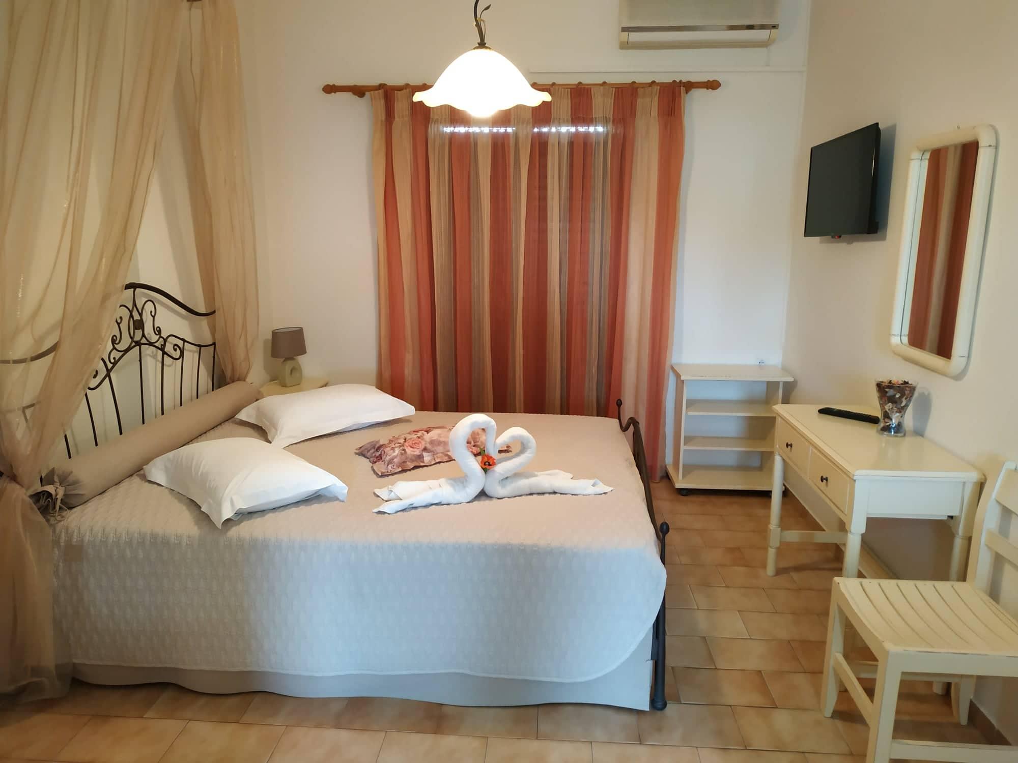 Eleni'S Garden & Castello Suites Alykanas  Extérieur photo