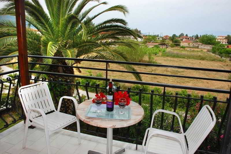 Eleni'S Garden & Castello Suites Alykanas  Extérieur photo