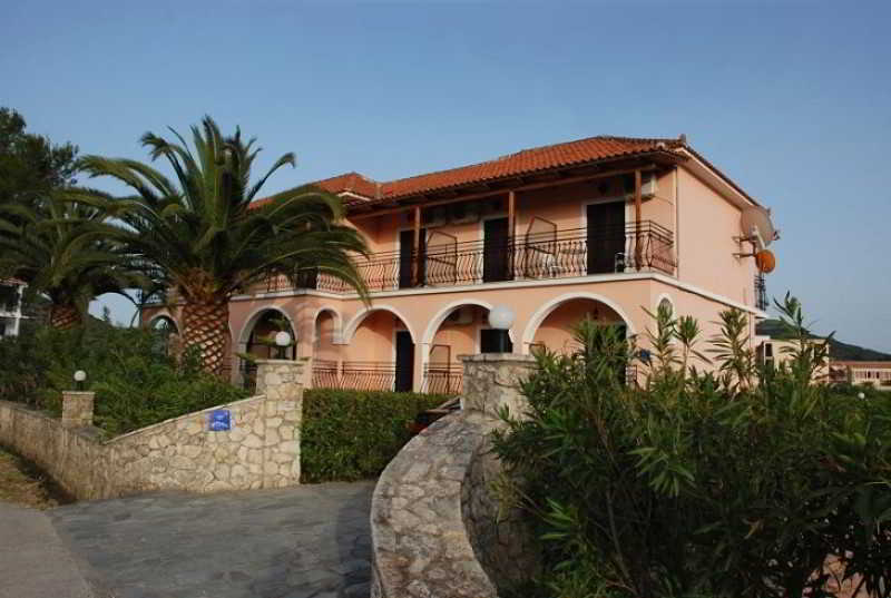Eleni'S Garden & Castello Suites Alykanas  Extérieur photo